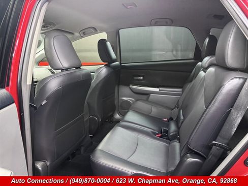 Used 2014 Toyota Prius V Five FWD image 9