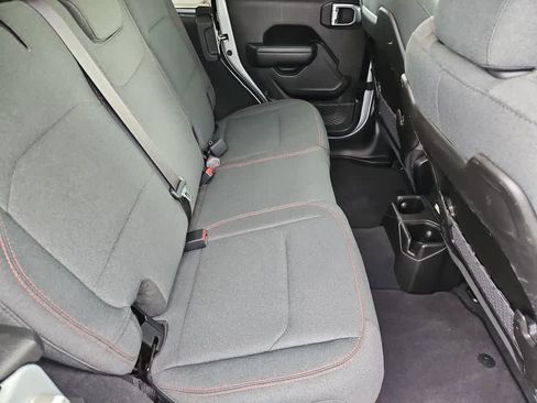 Used 2024 Jeep Wrangler Unlimited Rubicon image 21