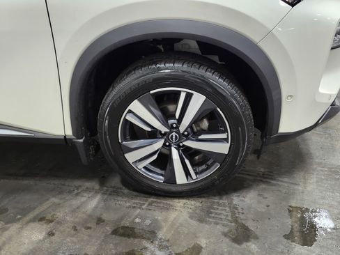 Used 2023 Nissan Rogue SL w/ SL Premium Package image 13