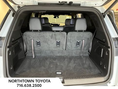 Used 2024 GMC Acadia Elevation image 22