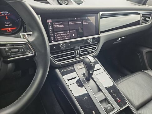 Used 2024 Porsche Macan AWD/4WD image 19