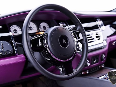 Used 2017 Rolls-Royce Wraith RWD image 48