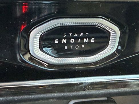 New 2026 Jeep Grand Cherokee L Limited w/ Luxury Tech Group II RWD image 19