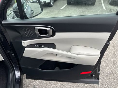 New 2025 Kia Sorento S w/ Panoramic Sunroof Package image 14