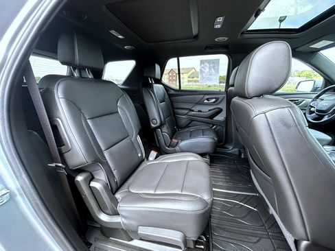 Certified 2023 Chevrolet Traverse LT w/ LT Premium Package AWD/4WD image 20