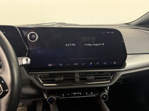 Used 2024 Chevrolet Equinox EV RS FWD image 18