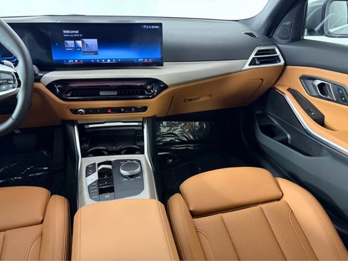 Certified 2025 BMW 330i Sedan w/ Convenience Package image 17