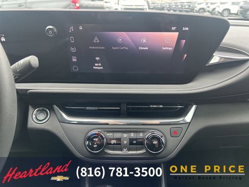 Used 2025 Buick Envista Preferred image 25