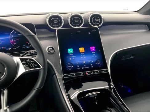 Used 2025 Mercedes-Benz GLC 300 image 25