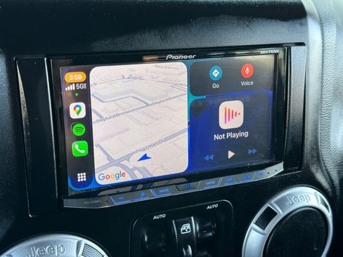 Used 2014 Jeep Wrangler Unlimited Rubicon w/ Connectivity Group image 35