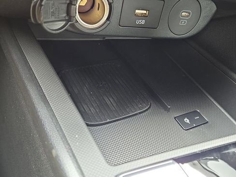 New 2025 Hyundai Elantra SEL image 16