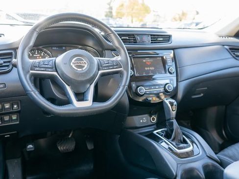 Used 2019 Nissan Rogue SV image 13