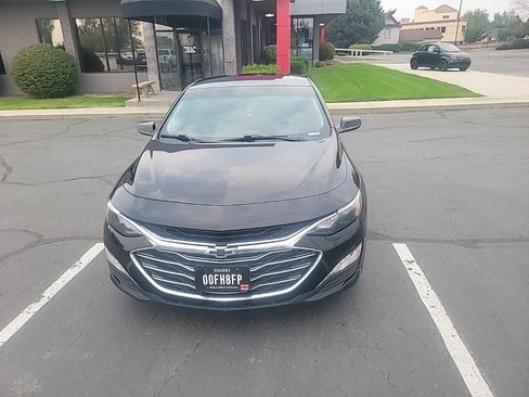 Used 2020 Chevrolet Malibu LT FWD image 2