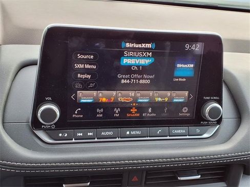 Used 2023 Nissan Rogue SV image 5