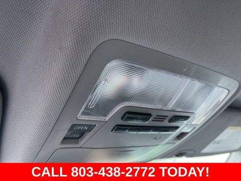 Used 2019 Toyota Highlander XLE FWD image 28