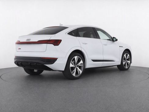 Used 2024 Audi Q8 e-tron Premium Plus AWD/4WD image 8