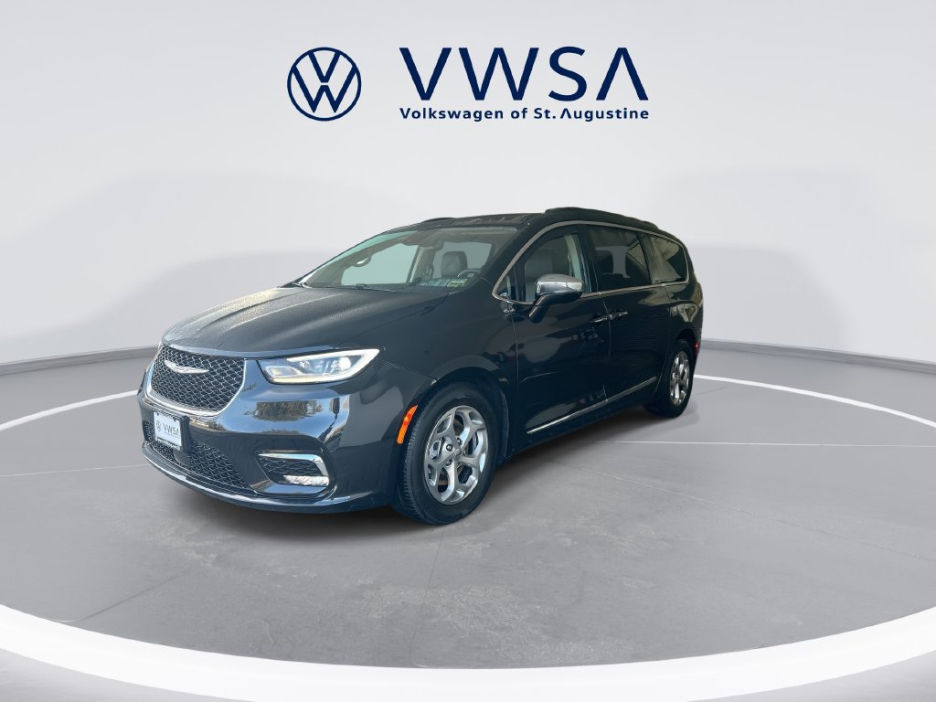 Used 2023 Chrysler Pacifica Limited FWD image 3
