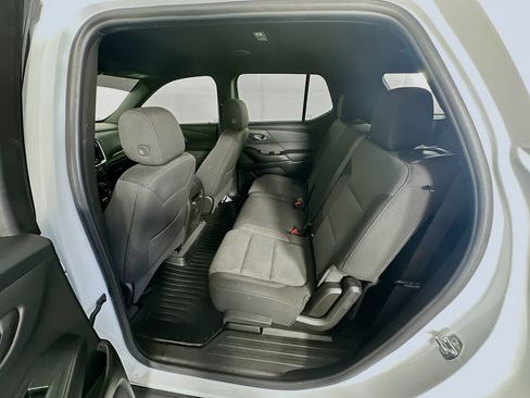 Used 2023 Chevrolet Traverse LT FWD image 27