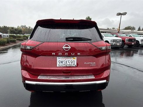 Used 2025 Nissan Rogue Platinum w/ Tech Package image 5