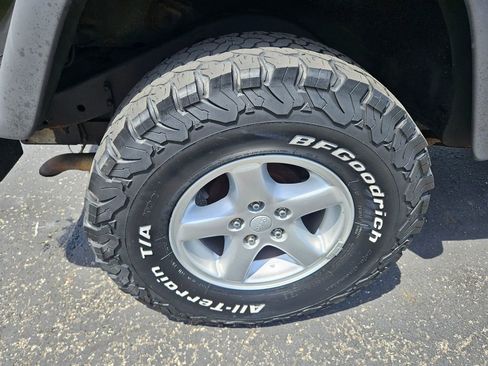 Used 2004 Jeep Wrangler X w/ Wheel Plus Group AWD/4WD image 11