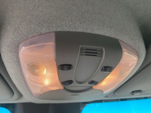 Used 2018 Mercedes-Benz Sprinter 2500 image 25