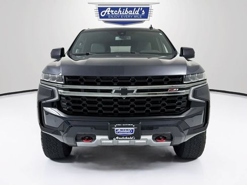 Used 2022 Chevrolet Tahoe Z71 w/ Luxury Package AWD/4WD image 2