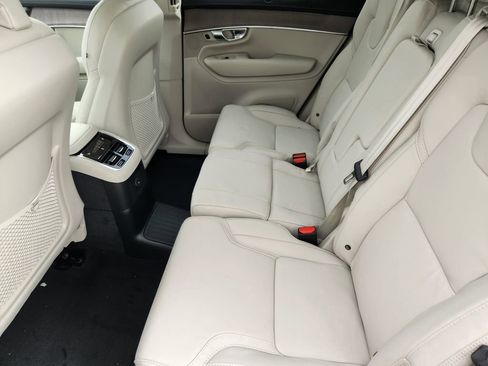 New 2026 Volvo XC90 T8 Ultra w/ Protection Package Premier AWD/4WD image 18
