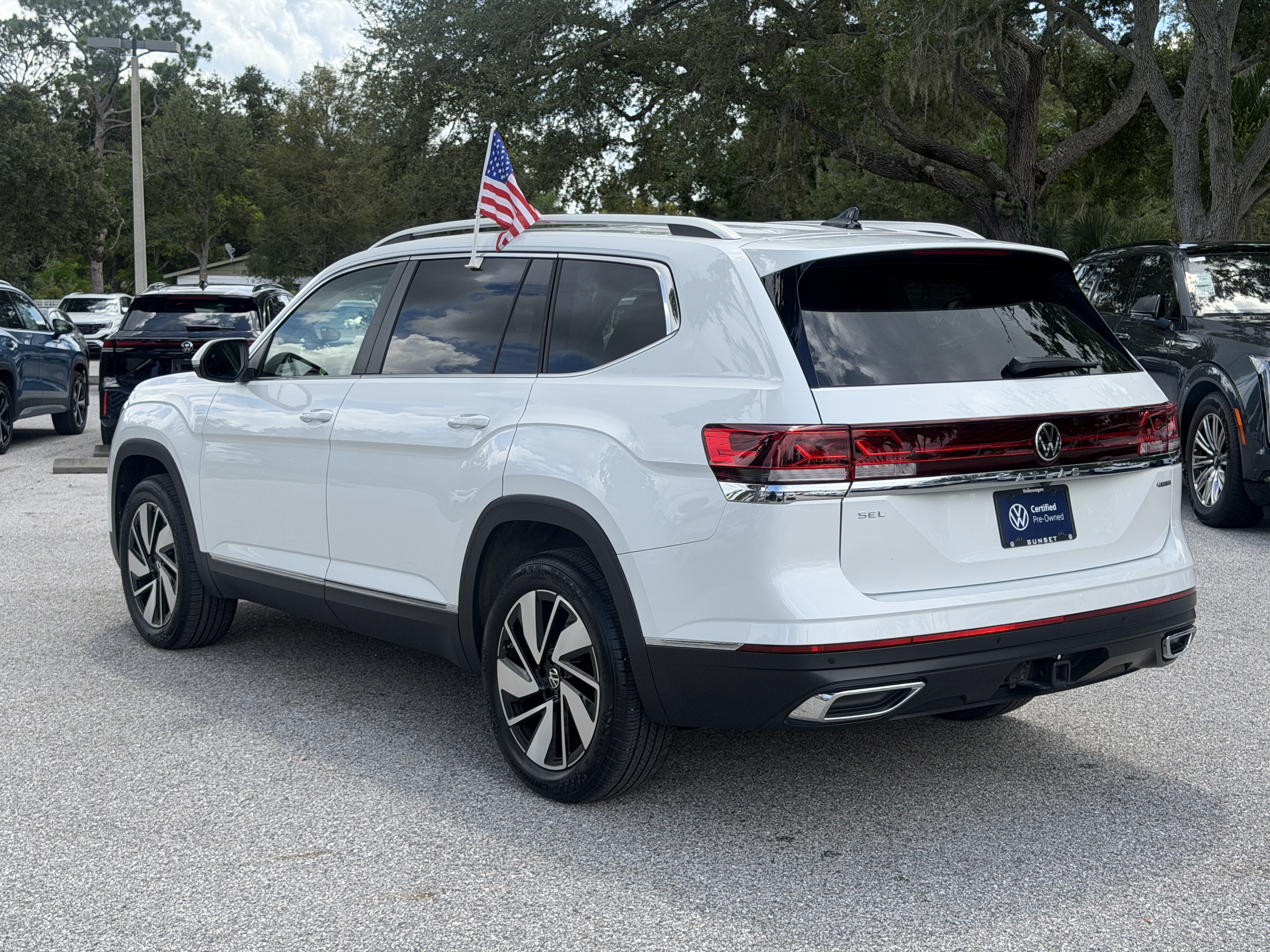 Certified 2024 Volkswagen Atlas SEL AWD/4WD image 5
