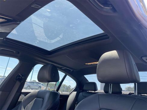 Used 2019 BMW 530i xDrive w/ Convenience Package image 17