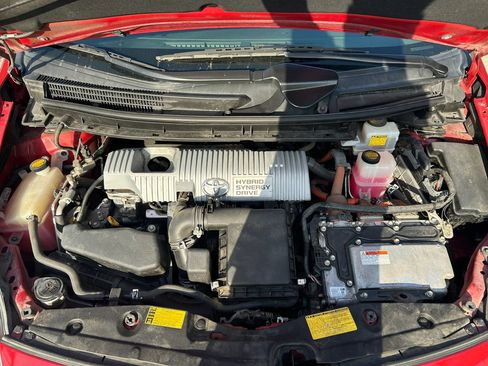 Used 2012 Toyota Prius Three w/ Solar Roof Pkg FWD image 31
