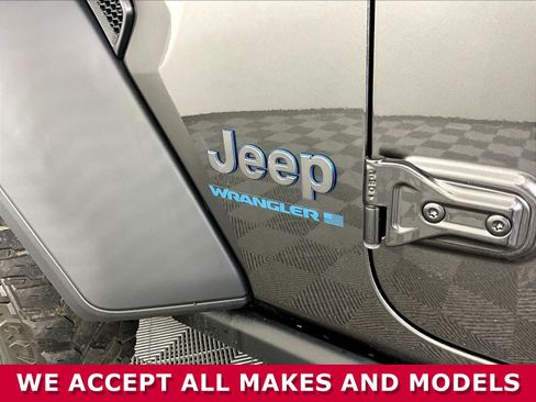 Used 2023 Jeep Wrangler Unlimited w/ Cold Weather Group AWD/4WD image 24