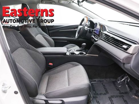 Used 2025 Toyota Camry Hybrid FWD image 24