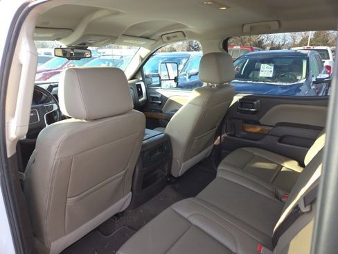 Used 2018 GMC Sierra 1500 SLT image 16