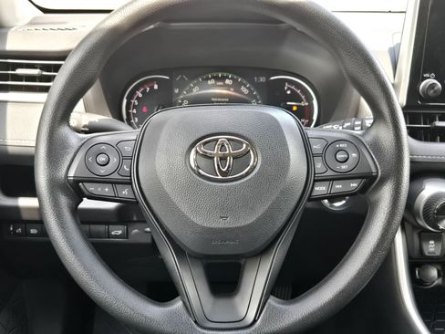 Used 2025 Toyota RAV4 XLE w/ Convenience Package FWD image 21