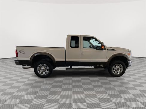 Used 2016 Ford F250 Lariat w/ Chrome Package image 5