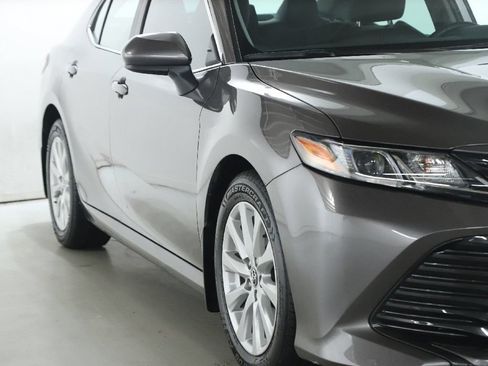 Used 2020 Toyota Camry LE FWD image 8