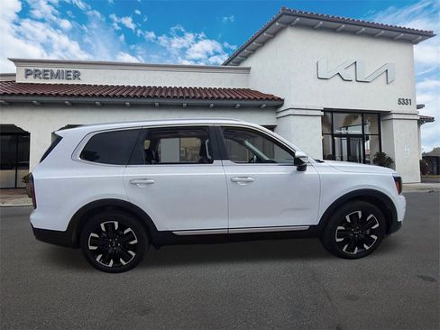 Certified 2024 Kia Telluride SX Prestige w/ Towing Package image 8