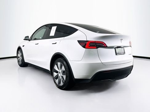 Used 2023 Tesla Model Y Long Range AWD/4WD image 5