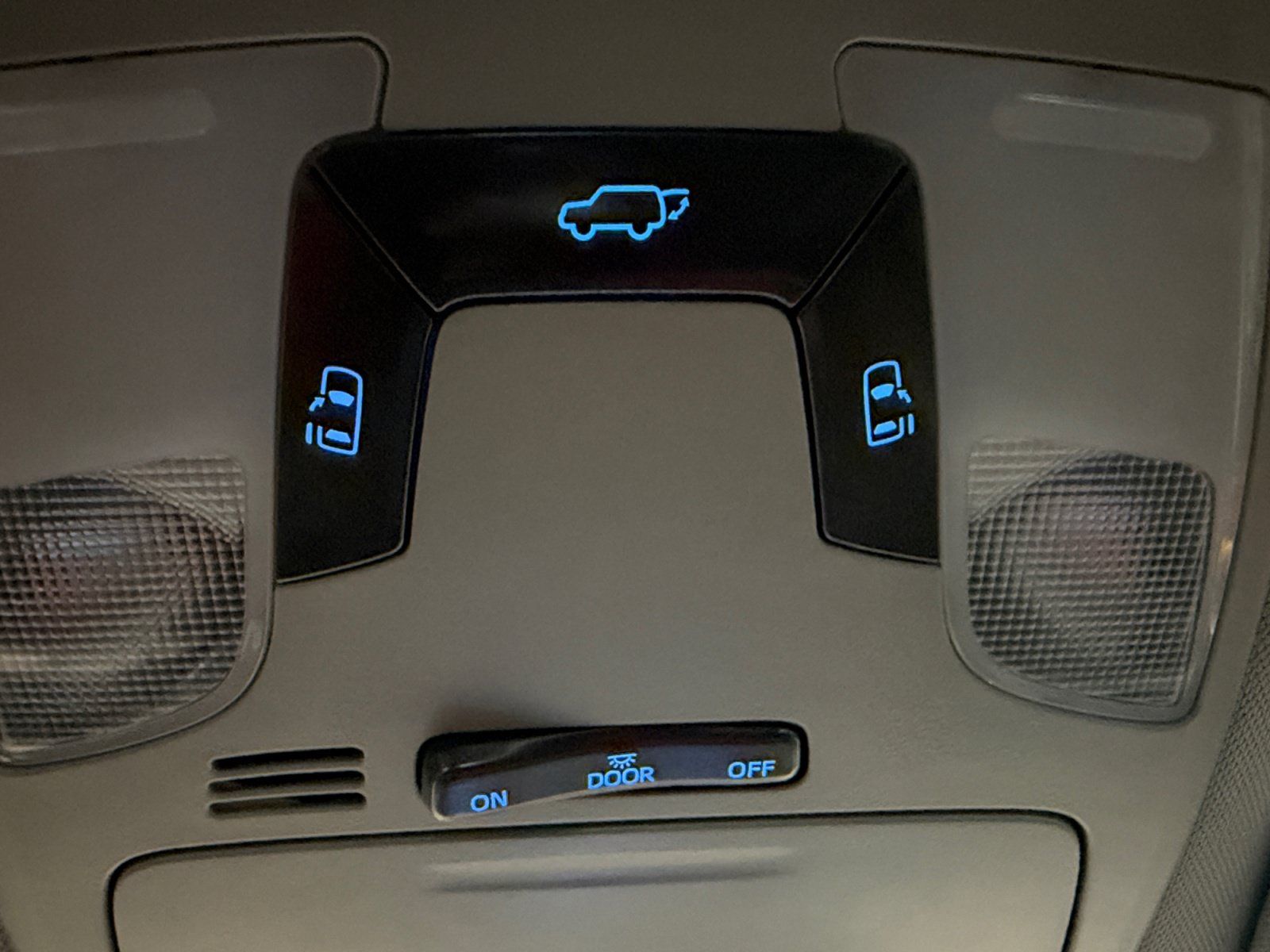 Used 2017 Toyota Sienna SE FWD image 33