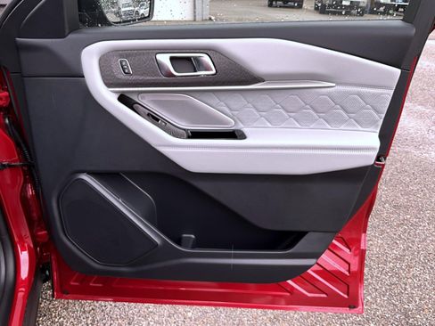 New 2026 Ford Explorer Platinum w/ LUX Leather Package AWD/4WD image 18