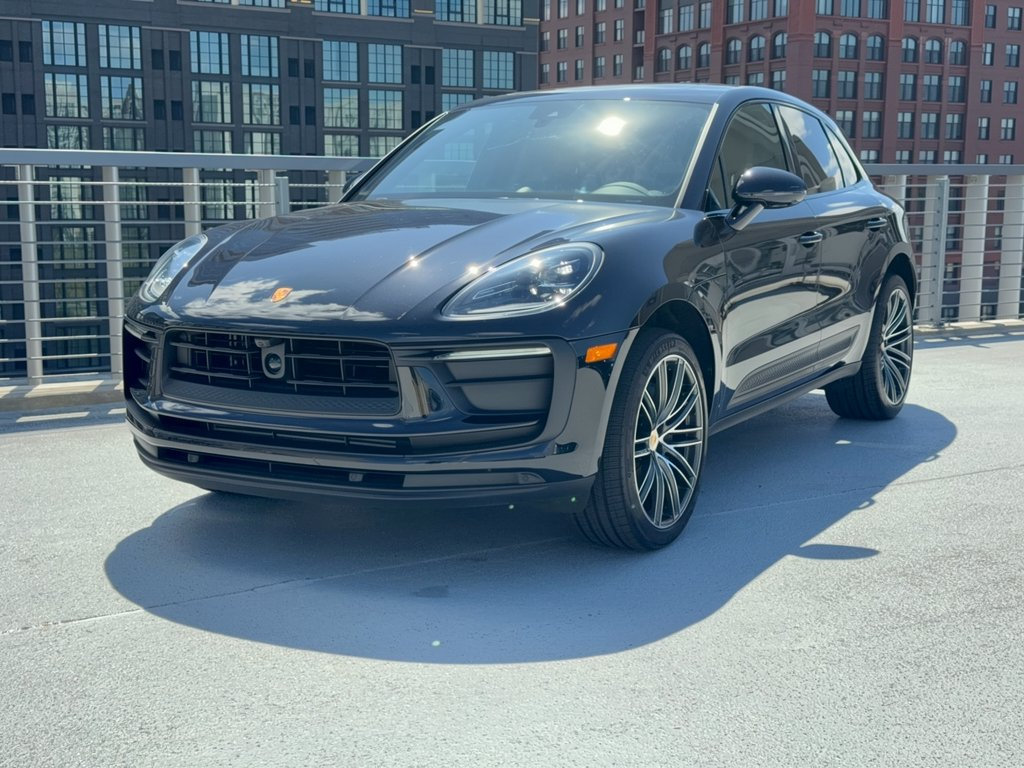 Certified 2026 Porsche Macan AWD/4WD image 1