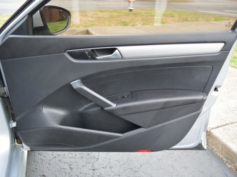 Used 2018 Volkswagen Passat 2.0T S w/ Driver Assistance Package image 16