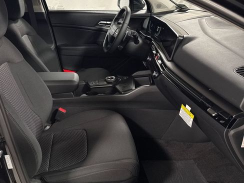 Certified 2026 Kia Sportage LX FWD image 25
