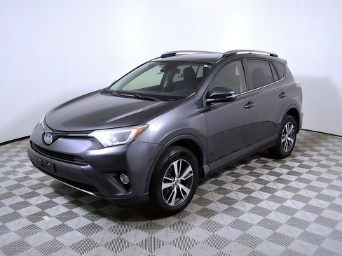 Used 2017 Toyota RAV4 XLE w/ All Weather Liner Package AWD/4WD image 3