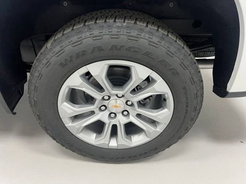 New 2026 Chevrolet Silverado 1500 LTZ w/ LTZ Premium Package AWD/4WD image 5