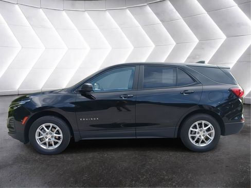Used 2023 Chevrolet Equinox LS w/ LS Convenience Package AWD/4WD image 6