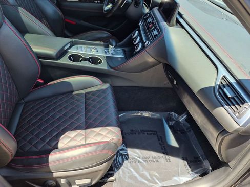 Used 2022 Genesis G70 3.3T RWD image 21
