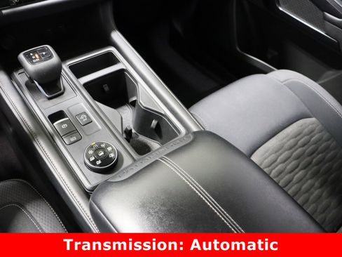 Used 2023 Nissan Pathfinder S image 16