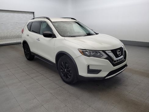 Used 2017 Nissan Rogue SV w/ Midnight Edition Package image 13