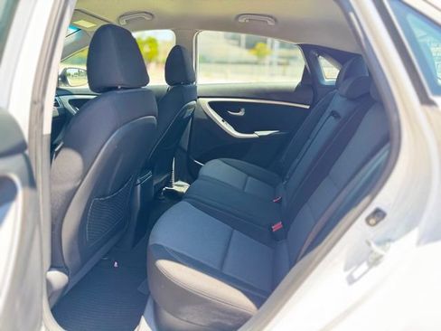 Used 2015 Hyundai Elantra GT FWD image 29